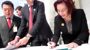 Bel Lorenzetti assina convênios de R$ 2,1 milhões para obras de infraestrutura