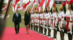 Aécio Neves recebe medalha em homenagem aos 25 anos da Constituição