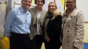 Palestra sobre Democracia e Cidadania reúne mulheres e comunidade no diretório de Jacareí