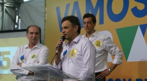 Aécio no lançamento de portal do voluntariado em SP
