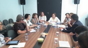 Mulheres preparam encontro da virada com Aécio Neves em SP nesta quarta