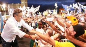 “Me deem seu voto e confiança que darei a vocês o maior governo da história desse país”, diz Aécio em Belo Horizonte