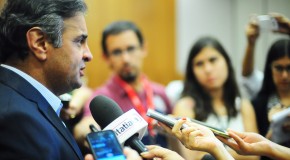 Aécio Neves promove reunião com vice-presidentes e líderes do PSDB