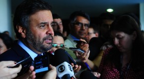 “Dilma colhe os resultados das mentiras sucessivas que lançou ao país”, afirma Aécio Neves