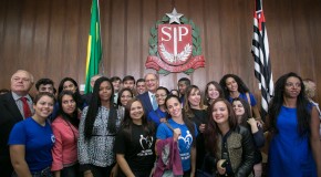 Alckmin cria passe livre para estudantes em SP