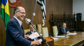 Alckmin firma 46 convênios de segurança com prefeituras