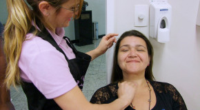 Icesp oferece design de sobrancelhas às mulheres com câncer