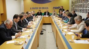 Ao lado do PSDB-Mulher, Alckmin lança pré-candidatura à Presidência da República