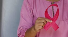 Outubro Rosa: Você sabe o que é o autoexame e como fazê-lo?