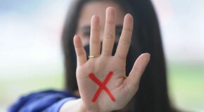 Campanha contra a violência doméstica chega às brasileiras que estão no exterior